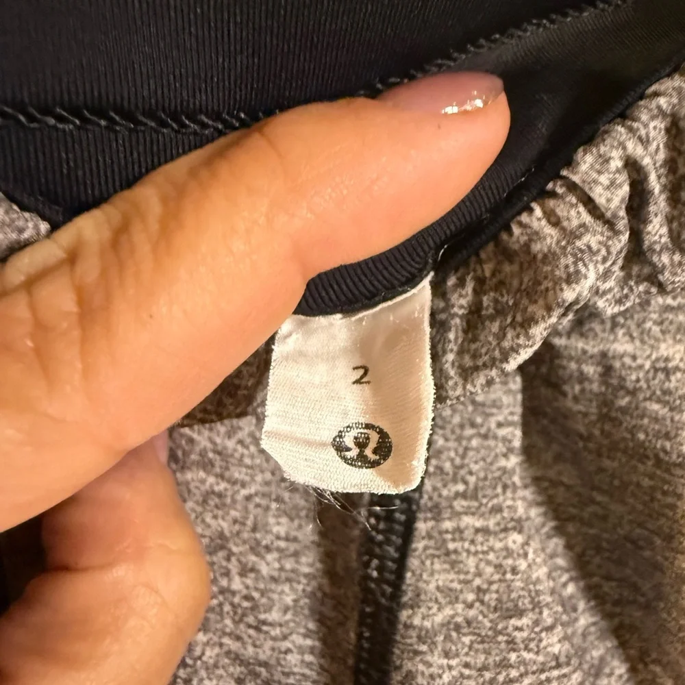 Lululemon Athletica Heathered Gray Athletic Shorts Size 2 - Picture 3 of 11